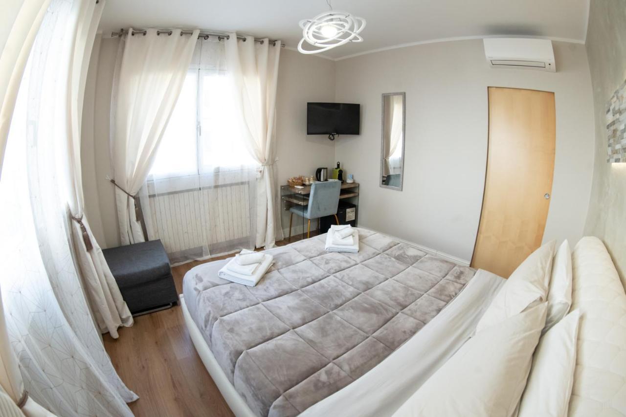 La Residenza Isabella Hotel Milan Bagian luar foto