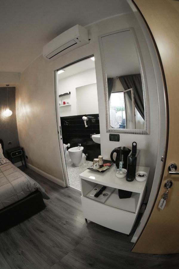 La Residenza Isabella Hotel Milan Bagian luar foto