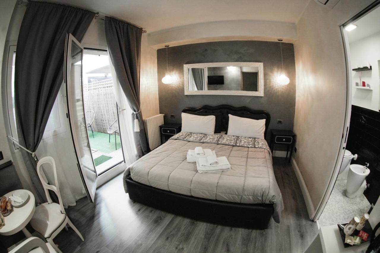 La Residenza Isabella Hotel Milan Bagian luar foto