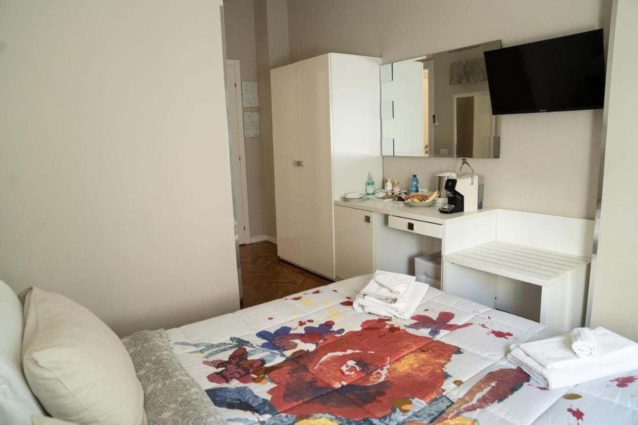 La Residenza Isabella Hotel Milan Bagian luar foto